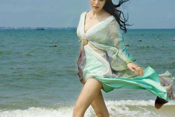 黄芪当归红枣生姜泡水，助你养颜美容、强身健体